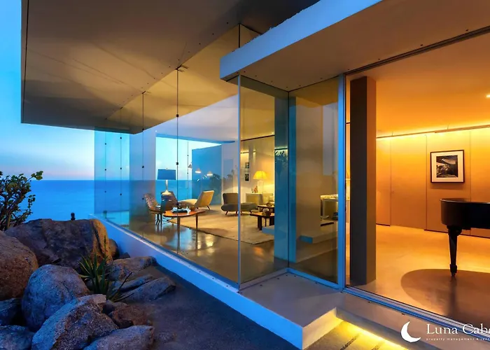 Pedregal Waterfront - Heated Pool & Views Villa *